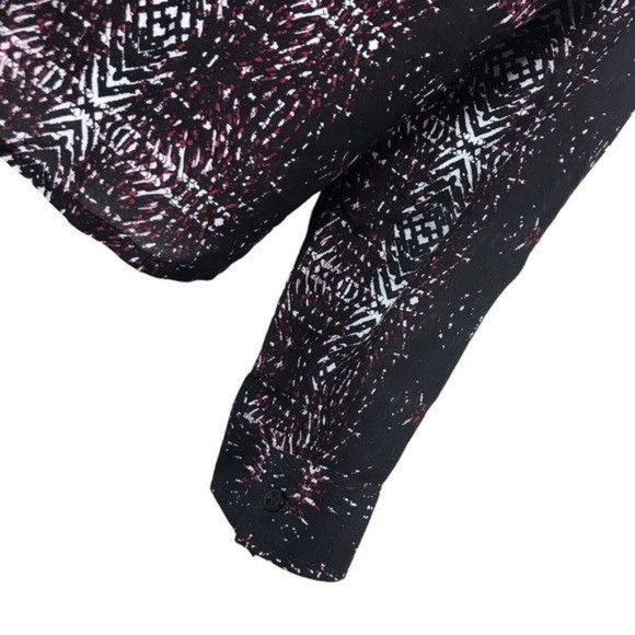 Jessica Simpson Mirren Abstract Print Button Up Blouse Size Medium - Picture 10 of 13